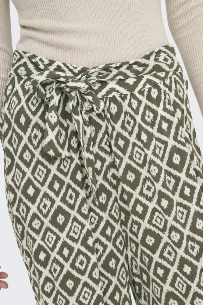 ONLPAKJA LIFE AOP BELT PANTS WVN NO 15339091 BALSAM GREEN/PAKJA PRINT